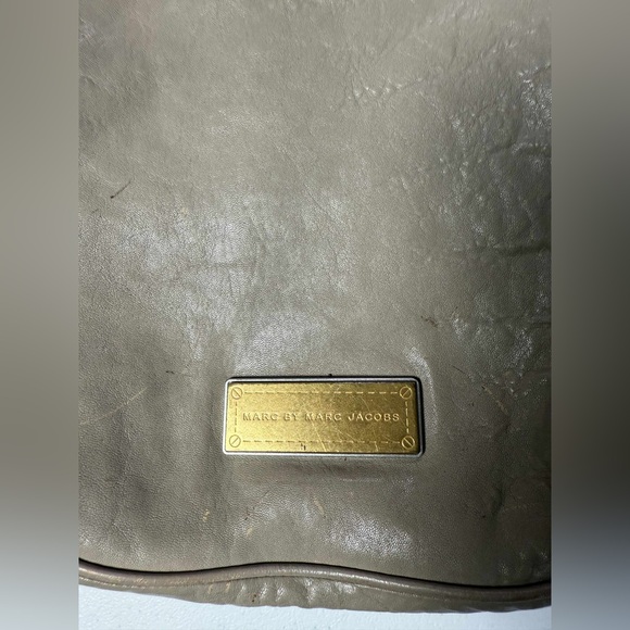 Marc by Marc Jacobs gray leather Hobo convertible bold gold tone hardware - Picture 12 of 16